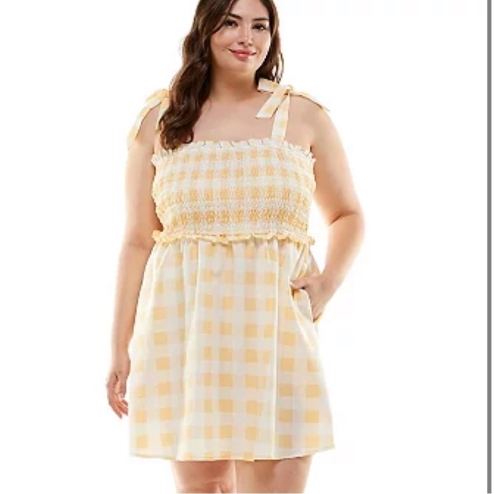 💄 Lily Rose Shoulder Smocked Skater Dress